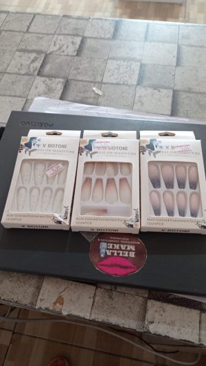 Unhas postiças